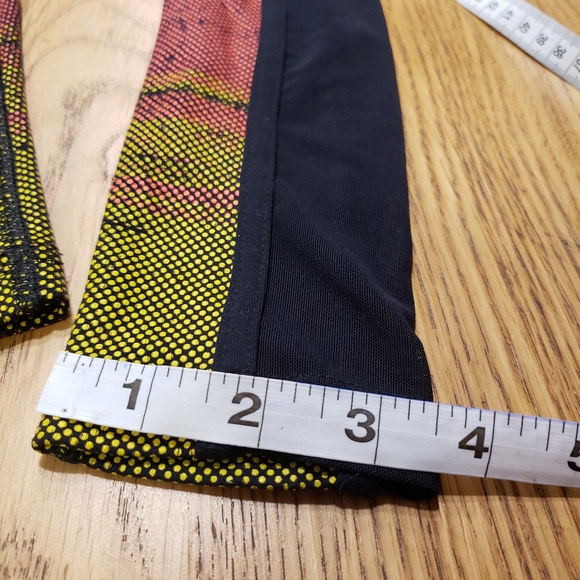 RARE Zumba XS low rise mesh panel compression dance leggings - Picture 7 of 13